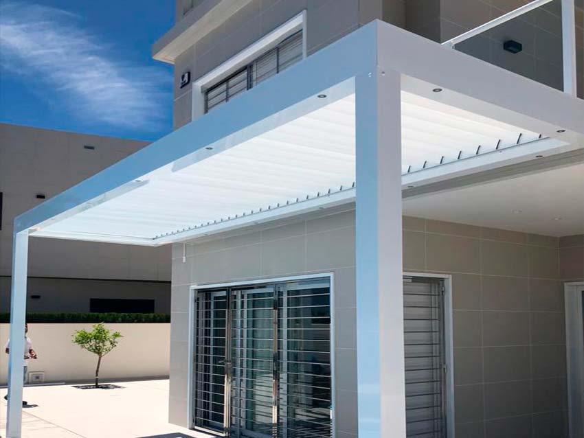 Pérgola bioclimática de chalet en Valencia