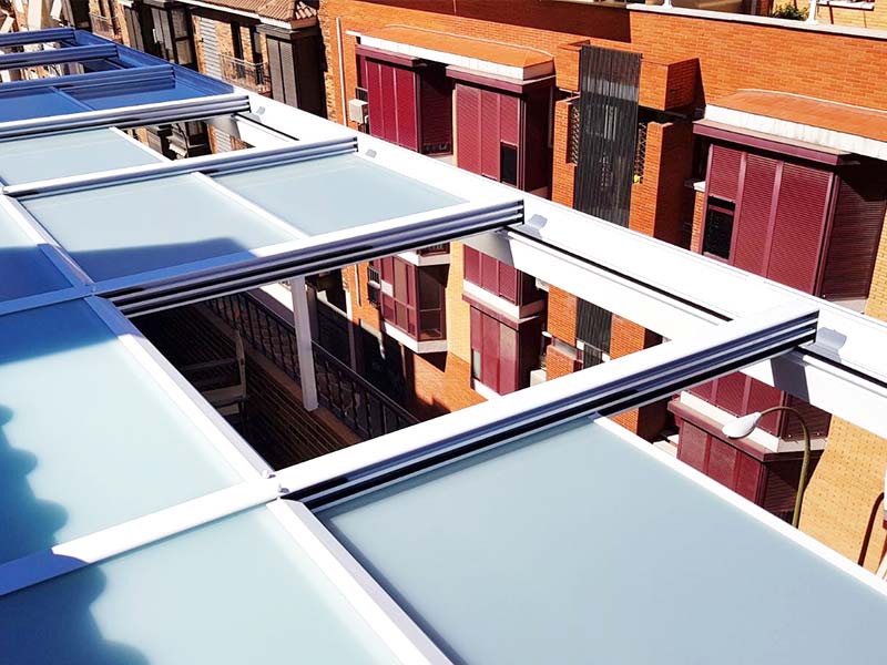 Techo móvil de vidrio laminado opaco